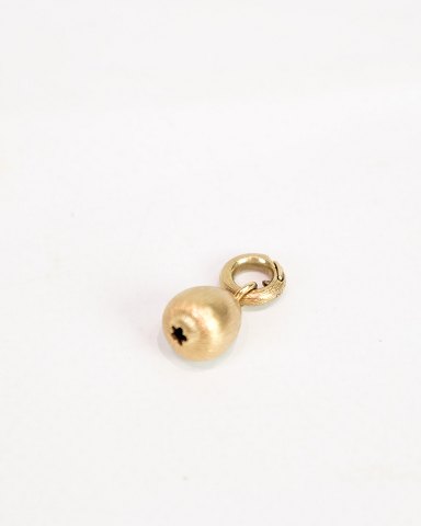 Sweet Drop Pendant - 18 Karat Gold - Ole Lynggaard - Charlotte Lynggaard - 
Stamped OLE L 750
