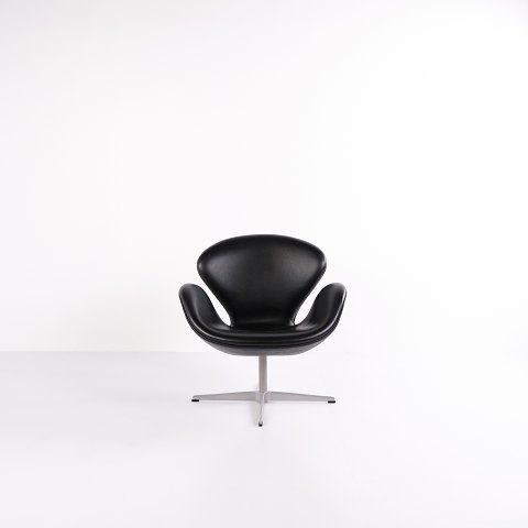 Svane stol – Arne Jacobsen – Sort Elegance læder – Fritz Hansen – 2002Flot stand