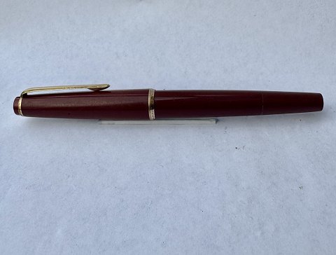 Bordeaux Montblanc 32 fountain pen