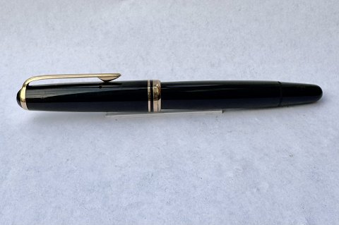Black Montblanc no. 254 fountain pen