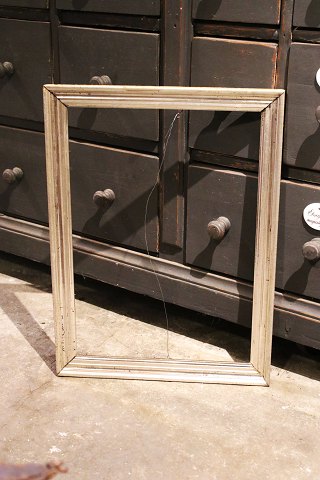 1800 tals træ ramme med original sølvbelægning og en rigtig fin patina.55,5x41cm.