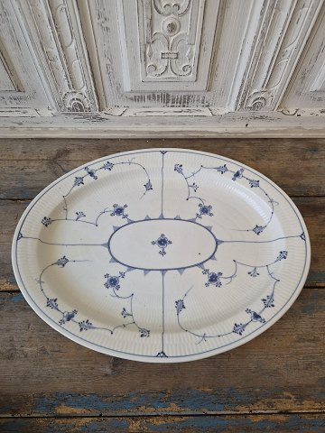 Royal Copenhagen antikt Musselmalet riflet stort fad - 47 cm.