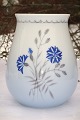 Demeter Bing & 
Grøndahl 
porcelæn, 
Demeter. B&G 
Kornblomst, 
vase nr. 202. 
Højde 13 cm. 1. 
...