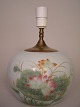 En kinesisk 
bordlampe af 
keramik, h:30 
med fatning
