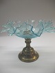 Visitkort skål 
fra fyns 
Glasværk 
fremstillet i 
ca. 1900. 
Mundblæst 
søblåt glas. 
Højde 18 cm. 
...