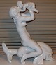 Kai Nielsen Blanc de Chine kgl. Porcelæns Figur "B&G 4057/57 Kvinde kysser barn 
39 cm