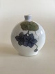 Royal 
Copenhagen Art 
Nouveau Vase 
No. 765/209A. 
Måler 10 cm og 
er i god stand.