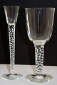 Holmegaard 
glasværk, 
Twist.
Porterglas, 
med luftbobler. 
Højde 21,5 cm. 
Pris: solgt
Høje ...