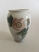 Bing & Grøndahl 
Art Nouveau 
Vase No 
8615/365. Måler 
13cm og er i 
god stand.