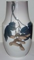 Bing & Grøndahl 
Art Nouveau 
Vase No 
7934/248. Måler 
22cm og er i 
god stand.