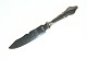 Thor Sølvbestik
Gaffel 18 cm.
Kagekniv 20,5 
cm.
Kartoffelske 
20,5 cm.
Middagsskeer 
20 ...