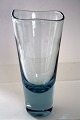 Konisk Akvablå vase med bølget rand, Holmegaard glasværk