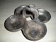 Sort lertøj 
jydepotte
sjælden 
æbelskivepande
17 x 17cm 
højde 8,8cm
med brugsspor