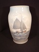 Stor Vase med 
sejlskib.
Bing & 
Grøndahl B&G 
nr. 13/2
Højde: 25 cm.
1. sortering.
kontakt for 
...