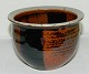 Skål i keramik 
af Helle 
Allpass. Har 
været brugt til 
blomsterskjuler.
 Brugsspor 
indenvendigt. 
...