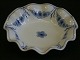 B&G Empire Stor småkageskål m/flæset kant nr. 351Diameter ca. 18 cmFin fejlfri 1. ...
