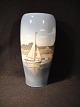 Vase med 
Sejlskib.
Royal 
Copenhagen RC 
nr. 4468
1. sortering.
pris kr. 295,-