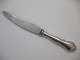 Ambrosius 
knive:
Middagsknive, 
længde ca. 24,2 
cm.  
Middagsknive, 
længde ca. 22 
...