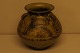 Her tilbydes en 
stor Royal 
Copenhagen Jais 
Nielsen keramik 
vase. 
Nummer 2754.
Størrelse: 21 
...