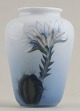 Royal 
Copenhagen vase 
med kaktus. 
10.5 cm. høj. 
1. sortering, i 
perfekt stand.