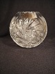 Granada.
Stor krystal  
kugle Vase.
fra Lyngby 
glas.
Højde: 12,5 cm 
, Diameter: 
13,5 ...
