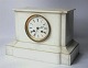 Hvidt marmor-ur, Frankrig ca. 1900.21 cm. x 30,5 cm. I god stand, lidt slidtage.