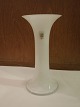 Holmegaard vase 
i opalglas. 
Meget god stand 
med en flot og 
fejlfri 
glasbelægning. 
Højde ca 19 cm 
...