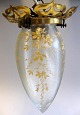 Loftsbelysning, 
ca.1900. Med 
krans i 
messing. Lampe 
i krystal med 
emalje 
bemalinger af 
blomster. ...