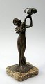 Tysk art 
nouveau figur i 
patineret 
metal, ca.1900. 
I form af en 
stående kvinde 
med en stor ...