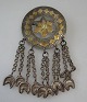 Antikt smykke i 
s&oslash;lv og 
guld, Oman, 19. 
&aring;rh. 
Dekoration i 
form af cirkel 
med ...