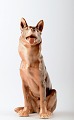 Bing & 
Grøndahl, B&G 
1765, stående 
schæferhund.
1. sortering, 
perfekt stand.
Måler : 23 x 
13 cm.