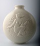 Royal 
Copenhagen 
blanc de chine 
vase, nøgne 
kvinder i 
relief. Måler 
20 x 17 cm. 
Nummer 4118, 
...