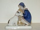 Bing & Grøndahl 
figur, pige med 
hund.
Af 
fabriksmærket 
ses det, at 
denne er 
produceret 
mellem ...