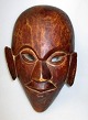 Afrikansk maske af træ, før 1950. H.: 25,5 cm. Virkelig flot stand!