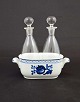 Royal 
Copenhagen/Aluminia 
Fajance 
Tranquebar Olie 
og eddike sæt 
(nr. 1081) med 
flasker af 
glas. ...