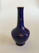Sevres Frankrig 
Glasur Vase fra 
1904. Måler 
20cm og er i 
perfekt stand. 
Har en lille 
reparation ...