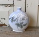 Royal 
Copenhagen Art 
Nouveau vase 
dekoreret med 
hvid rose. 
No. 363/209B, 
2. sort.
Produceret ...