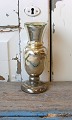 Skøn vase i 
fattigmands 
sølv.
Fremstår med 
lækker patina.
Højde 17cm.