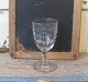 Gammelt fransk 
vinglas med 
ætset 
dekoration samt 
teksten 
"Souvenir de la 
fete" 
Højde 13,5cm.