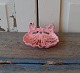 Fransk sæbeskål 
i lyserød 
emalje.
Mål 9x12cm. 
Højde 6,5cm.