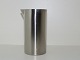 Stelton Cylinda 
Line 
flødekande.
Designet af 
Arne Jacobsen.
Højde 9,5 cm.
Flot og ...