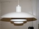 Poul 
Henningsen, 
hvid PH 4/3 
loftslampe.
Diameter 40 
cm.
Flot og 
velholdt 
strand.