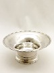 Grann & Laglye 
tretårnet sølv 
art deco år 
1925 frugt skål 
          H. 
7,5 cm. D. 17,5 
cm.  Nr. ...