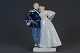 Porcelænsfigur: 
Royal 
Copenhagen, 
Ungt par, h: 19 
cm, OBS 2. 
sortering