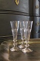 Gammel Fransk 
champagne 
fløjte i 
krystalglas.
( 1 stk. haves 
) H:17,5cm. 
dia.:5,5cm.
