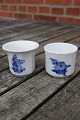 Blå Blomst 
kantet Royal 
Copenhagen 
porcelæn 
spisestel. 
Kongelig 
porcelæn.
Venstre: Vase 
nr. ...
