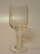 Erindrings glas 
Don Carlos form
Glædelig Jul 
ønskes af N. 
Paarup 
Thulstrup
Højde 16,2cm.