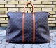 Louis Vuitton: 
"Alize" 
rejsetaske af 
monogram kanvas 
med to 
læderhanke, 
lyse 
læderbesætninger, 
...