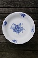Blå Blomst 
kantet Royal 
Copenhagen 
porcelæn 
spisestel. 
Kongelig 
porcelæn.
Serveringsskål 
nr. ...
