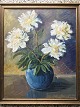 Aksel Lundgreen 
(1908-89):
Blå vase med 
hvide pæoner.
Olie på 
lærred.
Sign.: A. ...